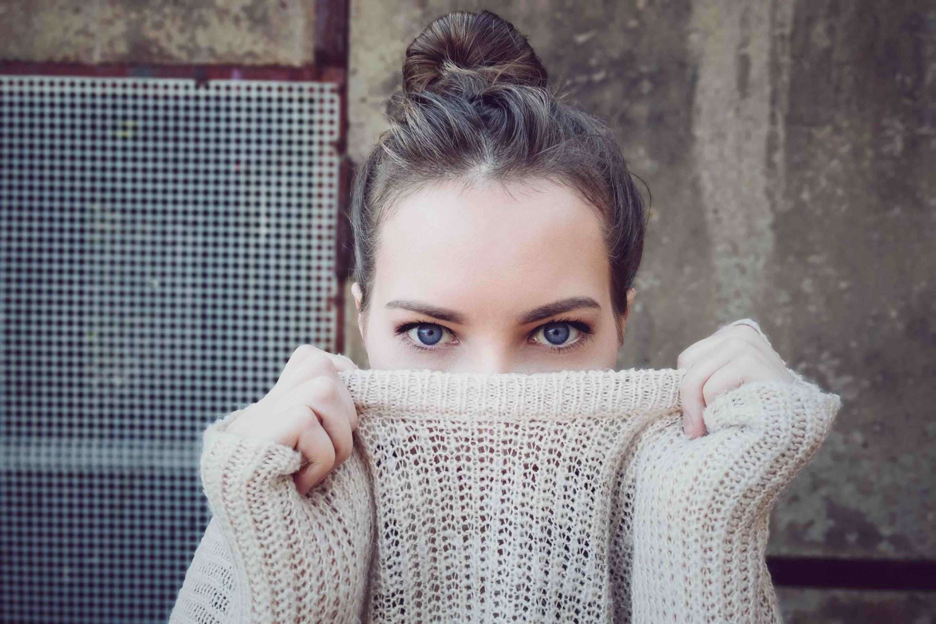 fille intimidée ghizlane sablé
